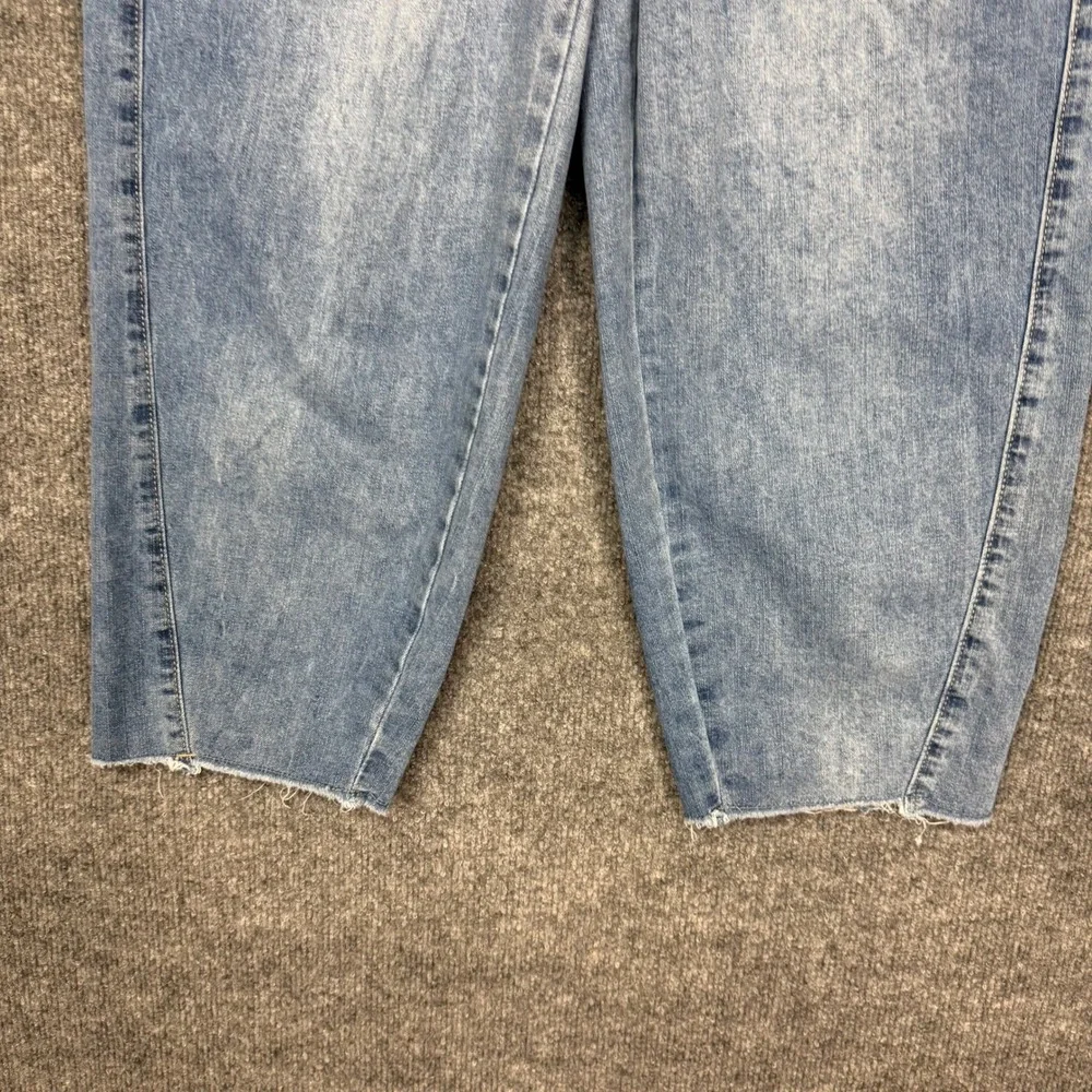 YMI Barrel Fit Jeans Womens 1/25 Light Blue Raw Hem Curved Leg Stretch FP92414